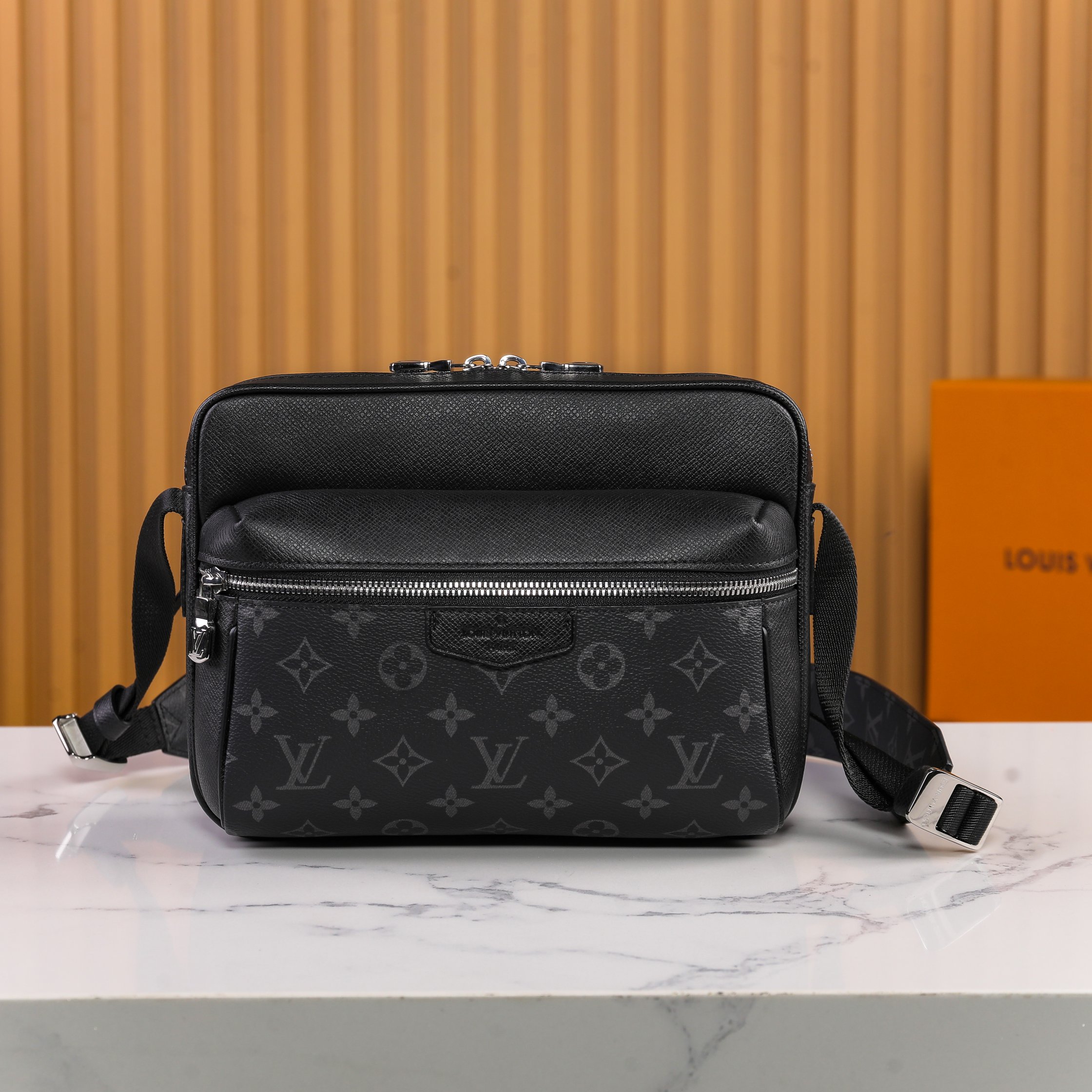 20240627/LouisVuitton_M30233